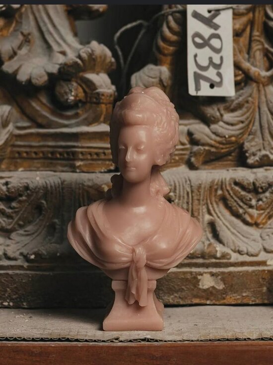 Cire Trudon Other - Cire Trudon Marie Antoinette bust candle in rose